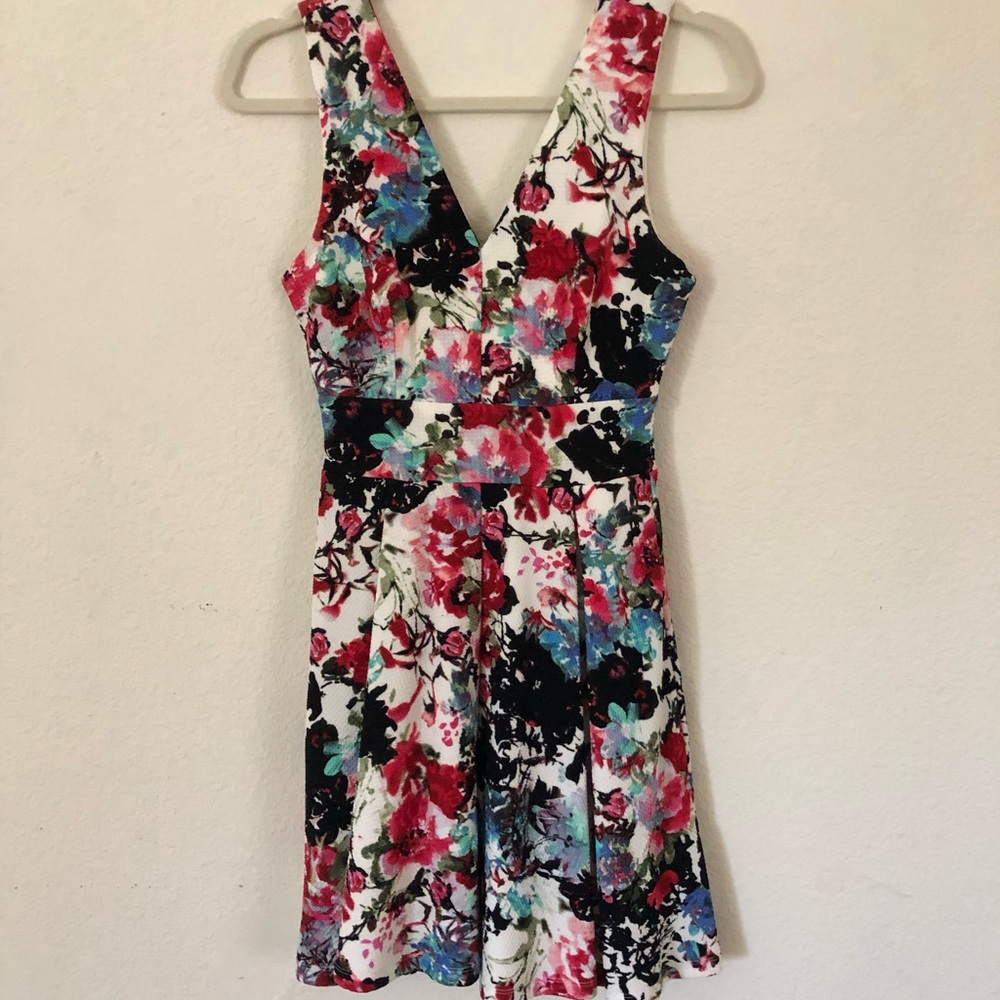 Short dress